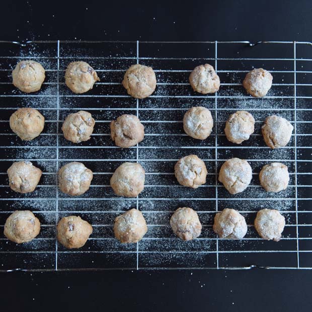 Buttery & nutty Greek Christmas cookies (kourampiedes)