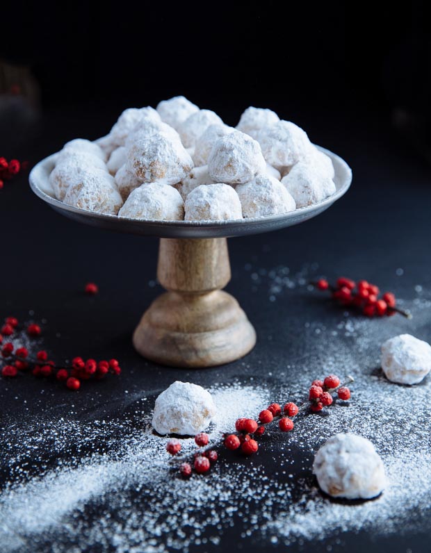 Buttery & nutty Greek Christmas cookies (kourampiedes)