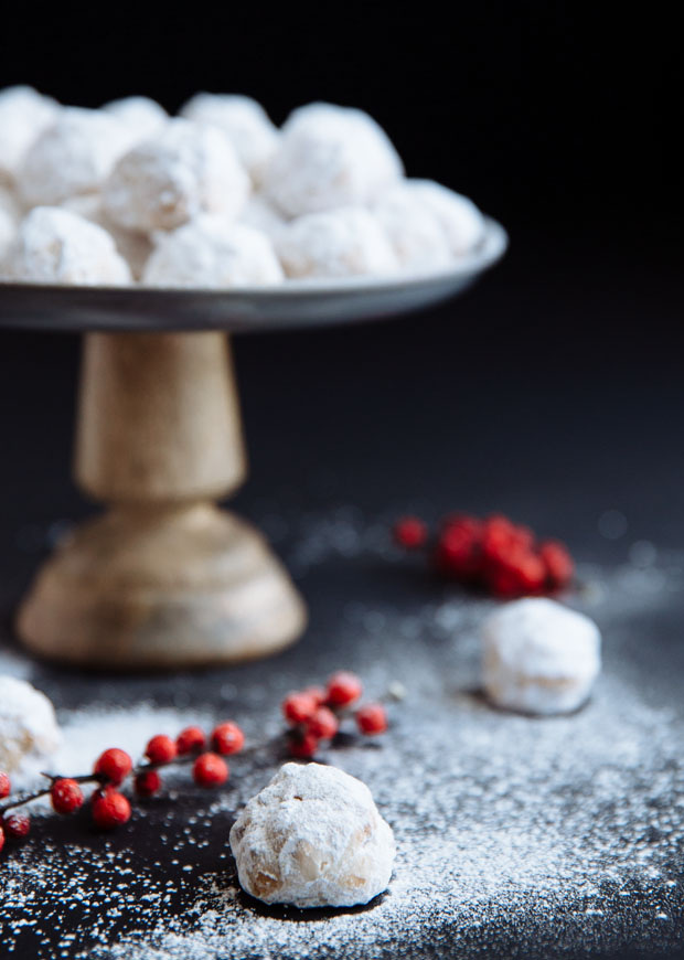 Buttery & nutty Greek Christmas cookies (kourampiedes)