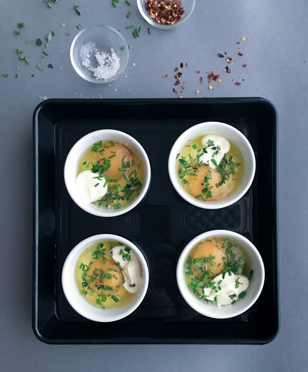 Lemony & spicy eggs en cocotte