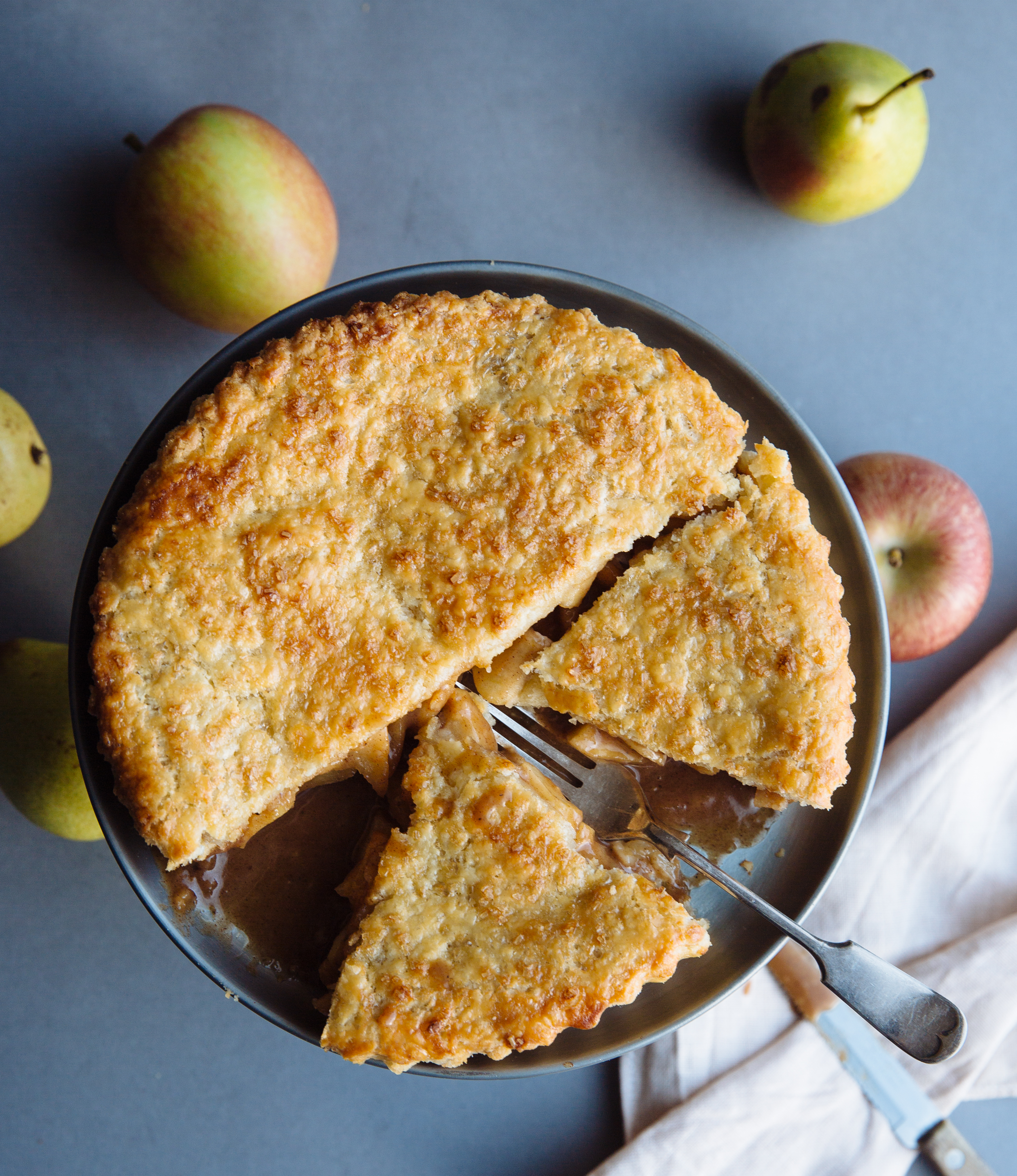 Apple, pear & cardamom pie