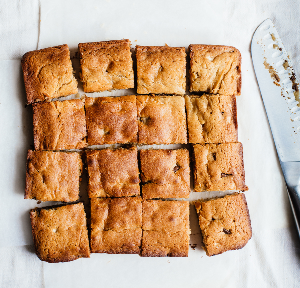 Halva & dark chocolate blondies