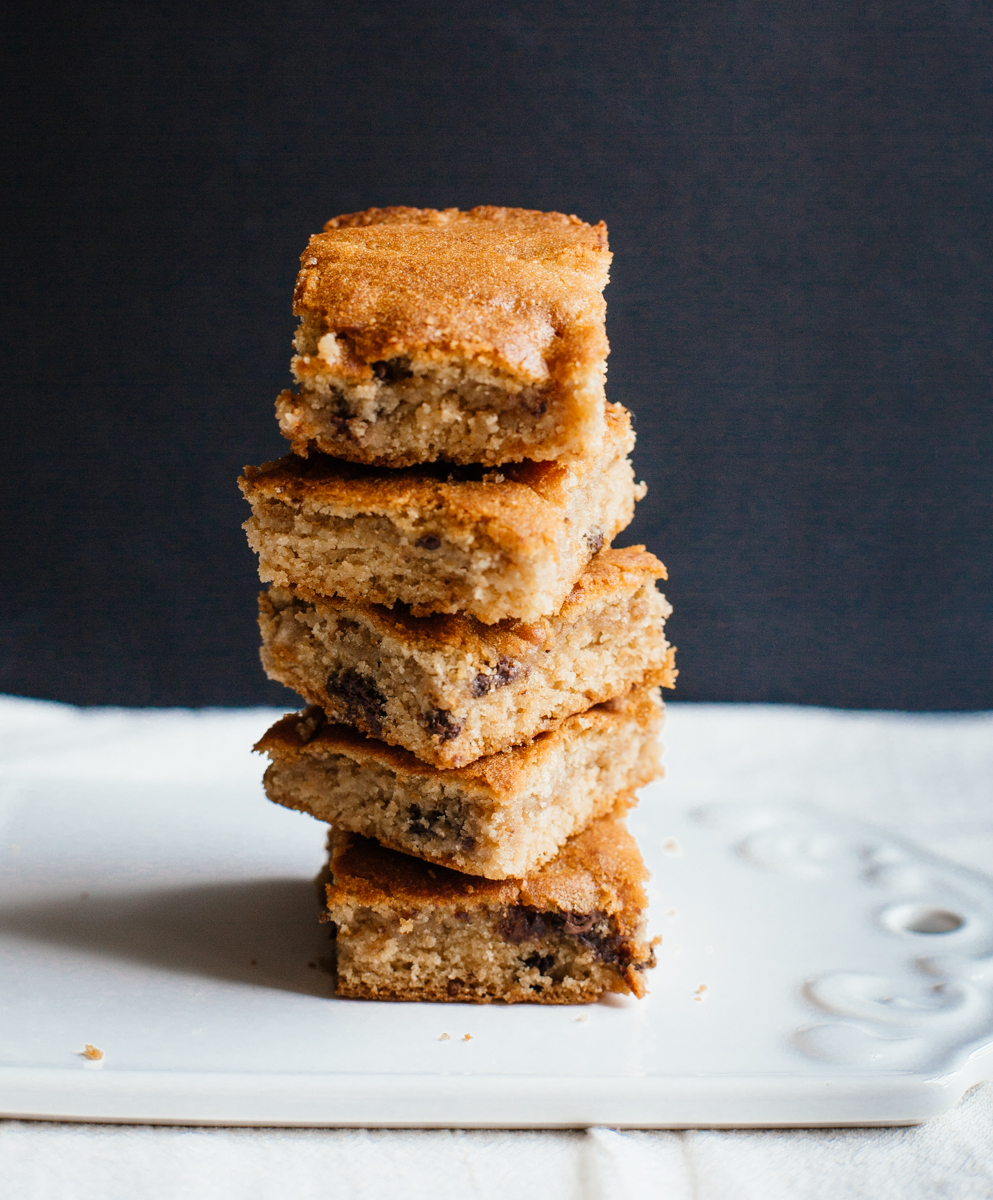 Halva & dark chocolate blondies