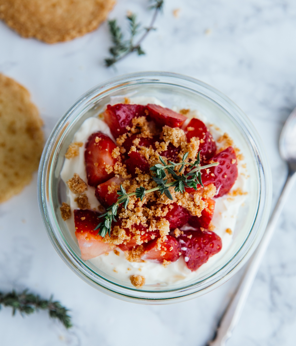 Shortbreads, strawberries & cream