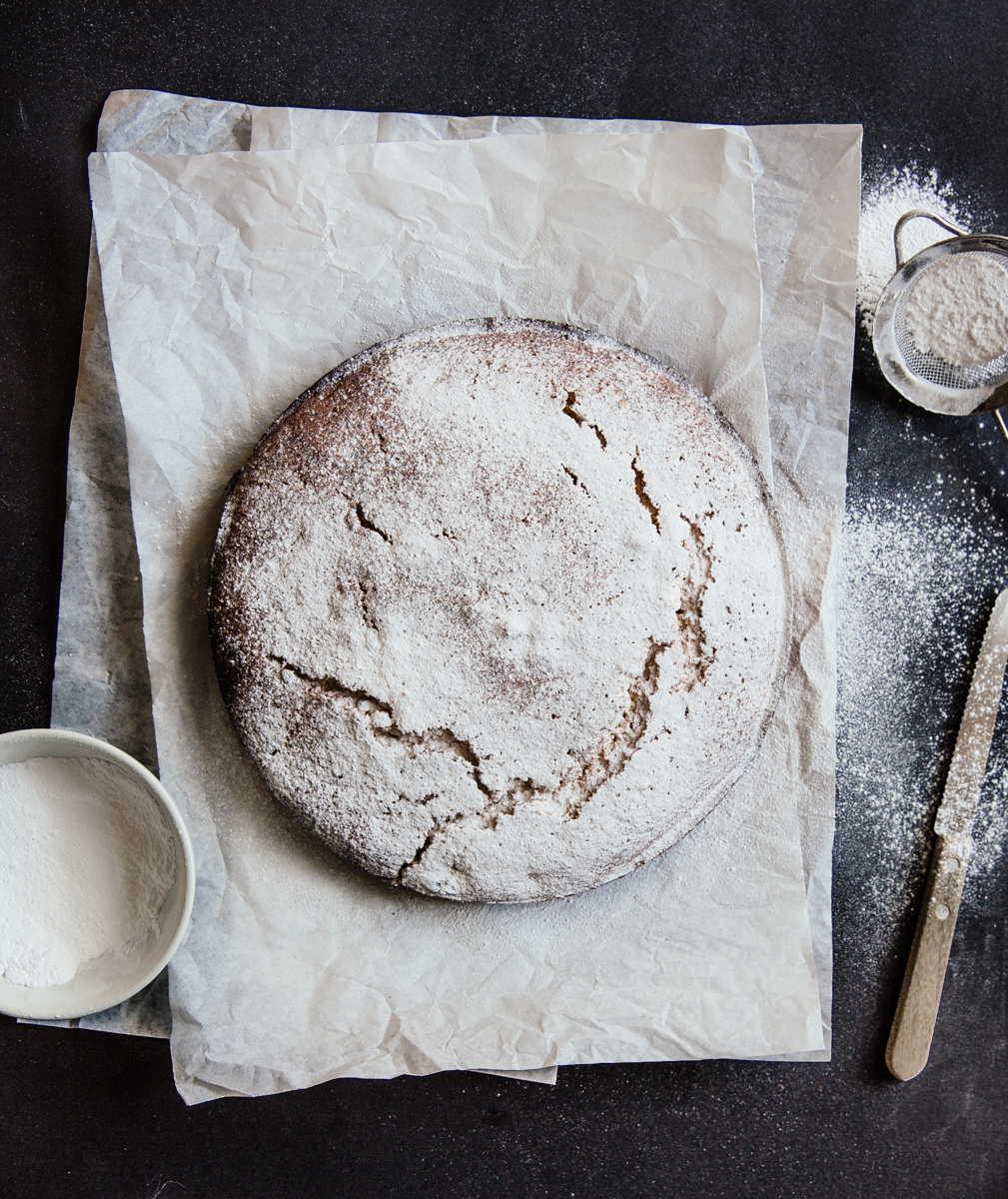 Blueberry, lemon & pine nut cake