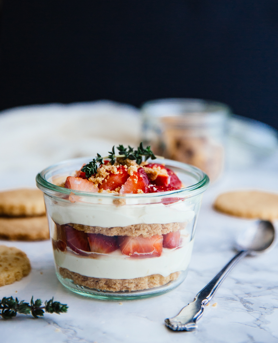 Shortbreads, strawberries & cream