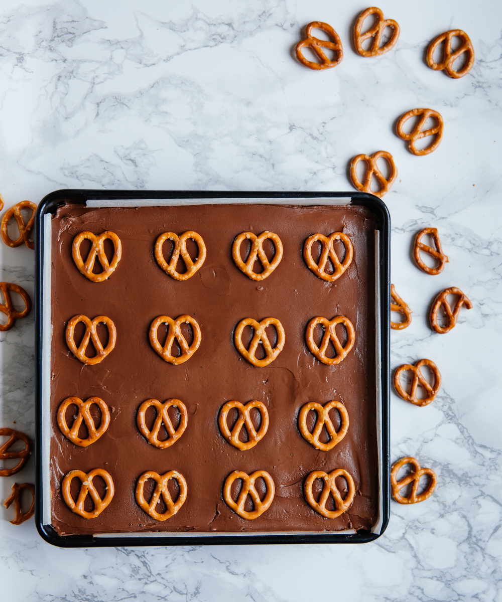 Peanut butter & pretzel brownies