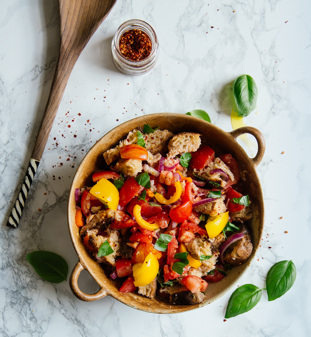 Spicy bread & tomato salad (panzanella)