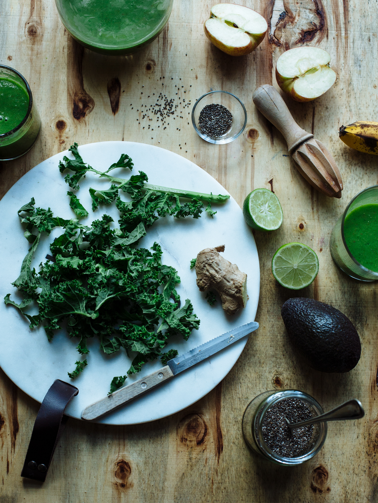 Super green avocado, kale & ginger smoothie