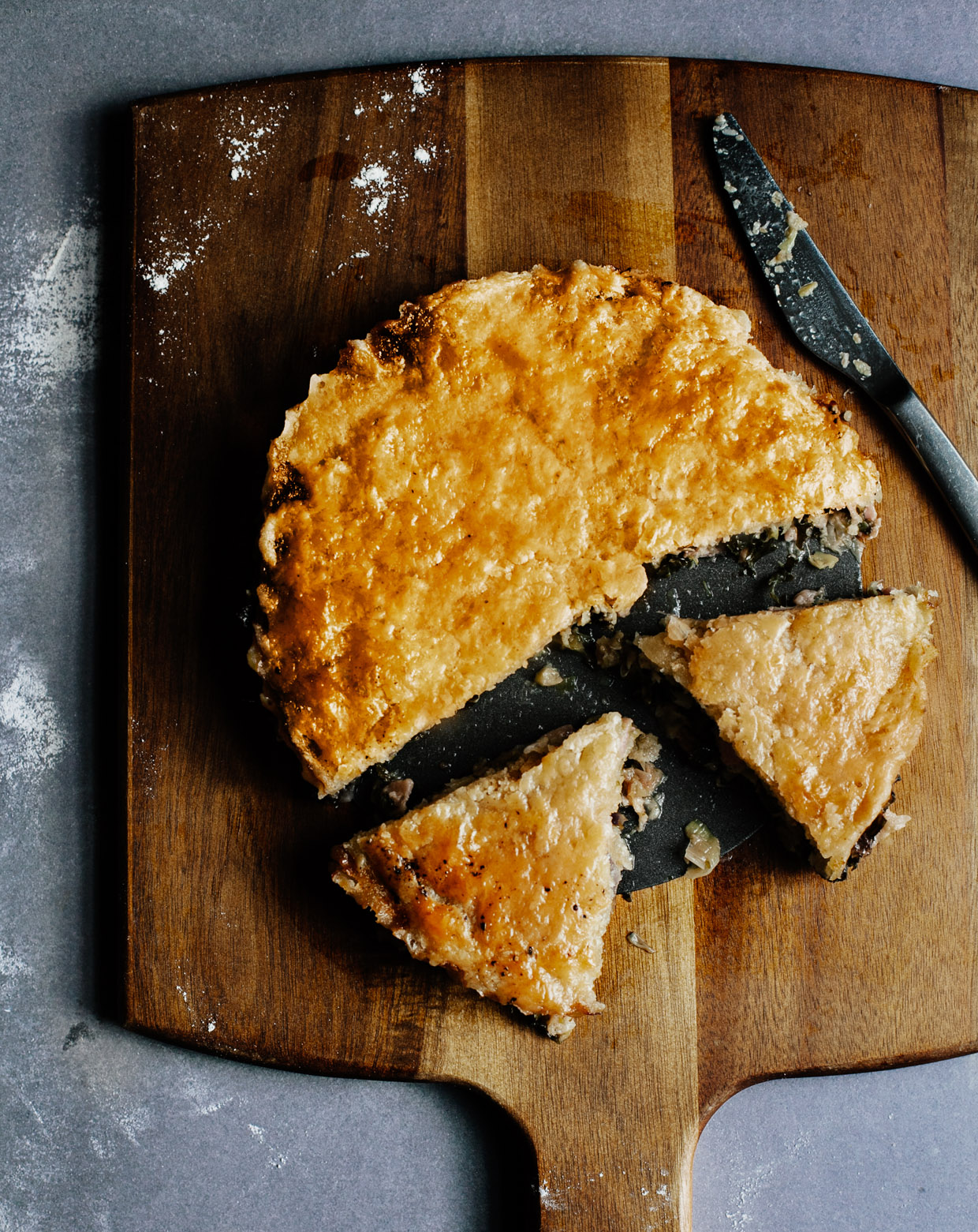 Leek, bacon & kale pie