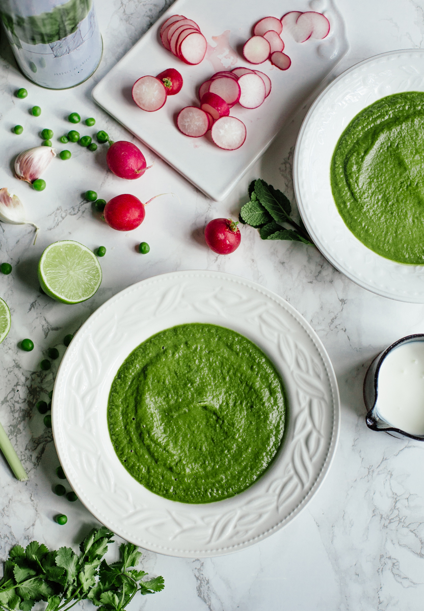 Smooth pea & spinach soup with lemongrass, ginger & fresh herbs