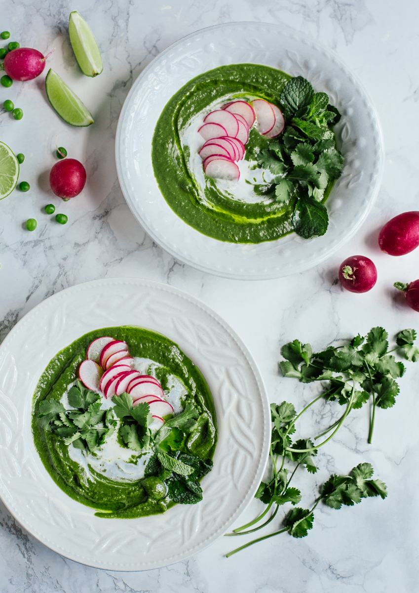 Smooth pea & spinach soup with lemongrass, ginger & fresh herbs