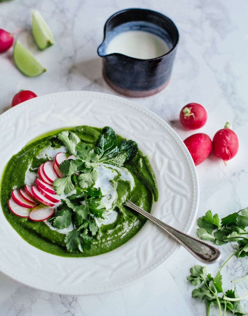 Smooth pea & spinach soup with lemongrass, ginger & fresh herbs