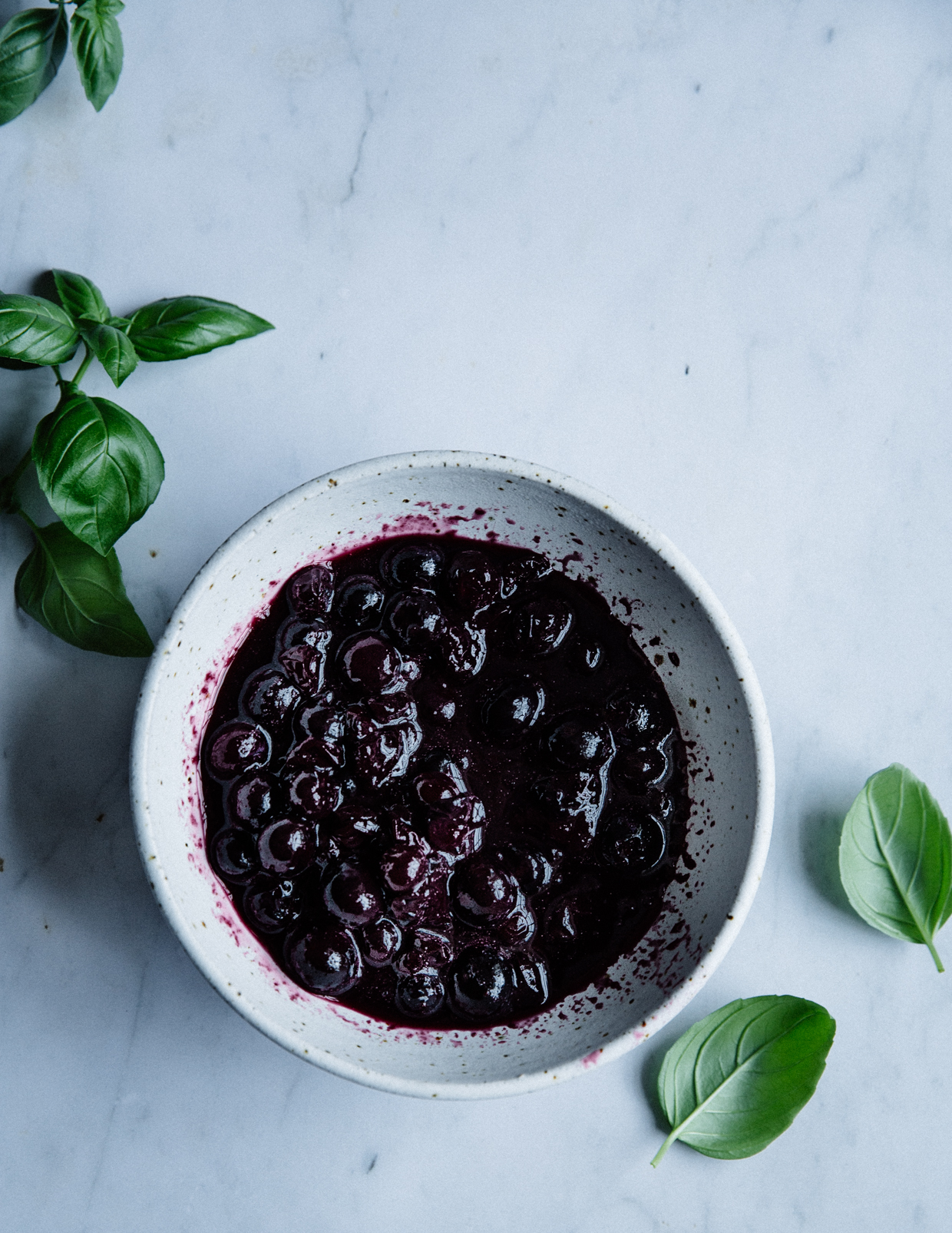 Blueberry, basil & lime yogurt cheesecake