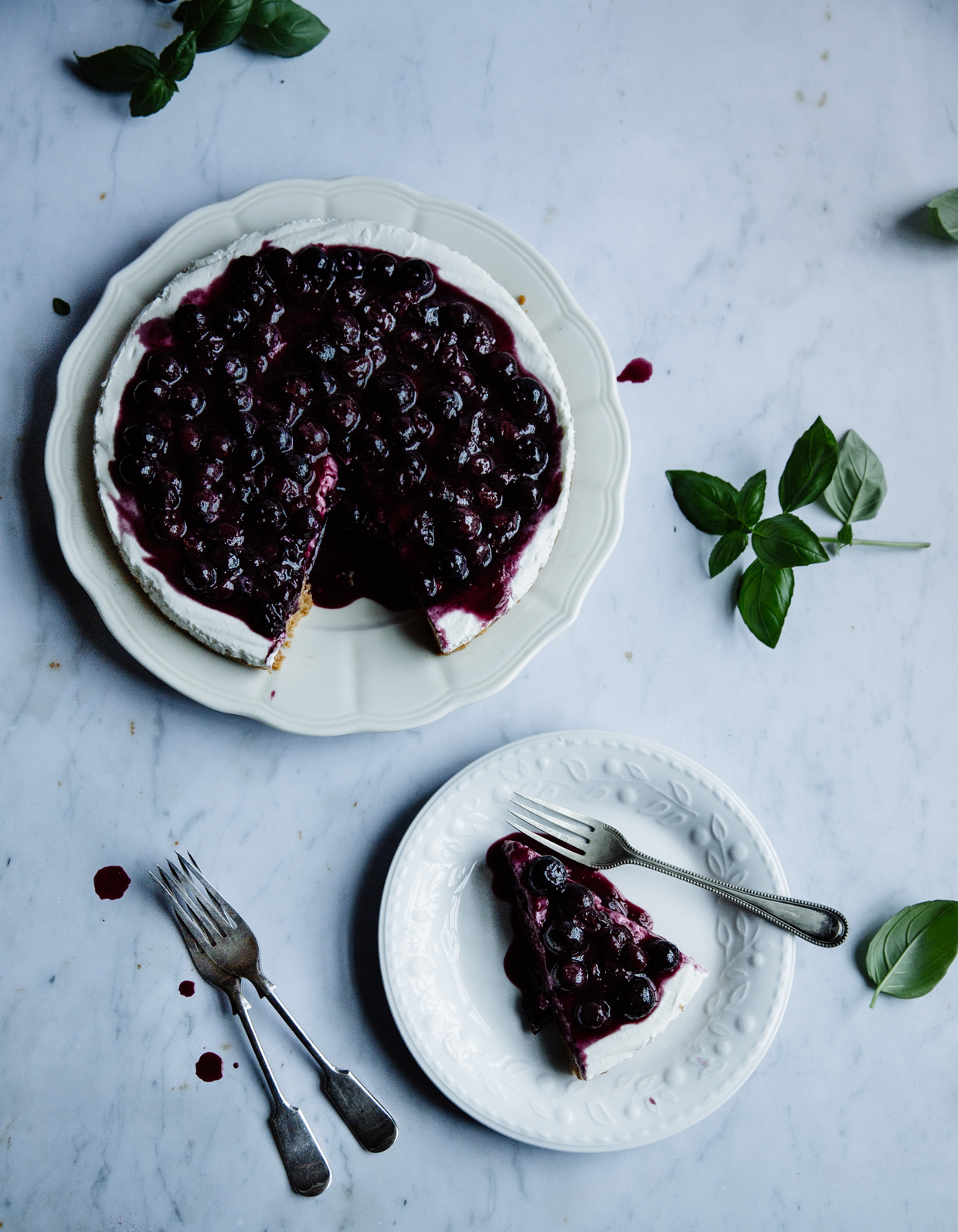 Blueberry, basil & lime yogurt cheesecake