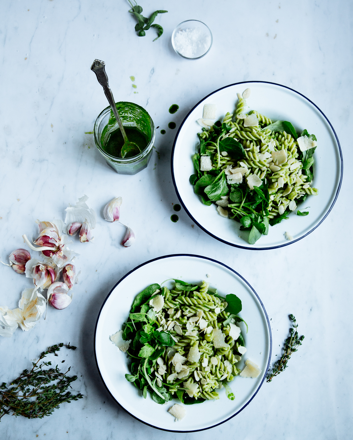 Green pasta salad with parsley & thyme vinaigrette