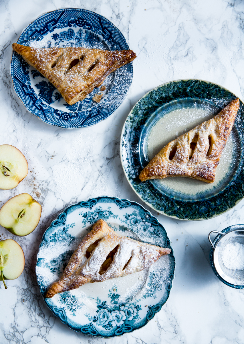 Cinnamon & lemon mini apple pies